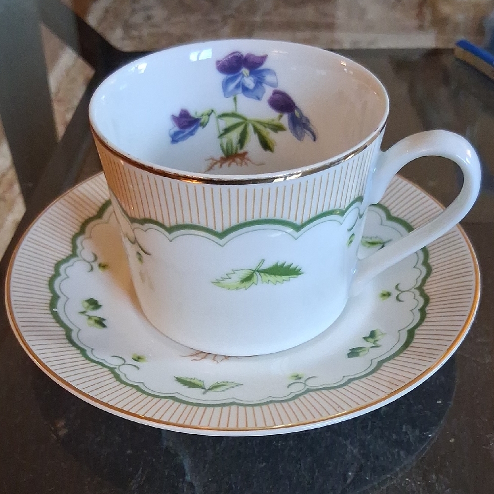 GEORGES BRIARD BIRD'S-FOOT VIOLET CUP & SAUCER SET